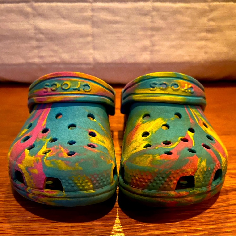 Child Size 8 Croc GUC